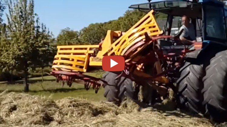 New Holland 8340 Veenhuis Dubbele Kuilverdeler Eigen Bouw Door new-holland-8340-veenhuis-dubbele-kuilverdeler-eigen-bouw-door