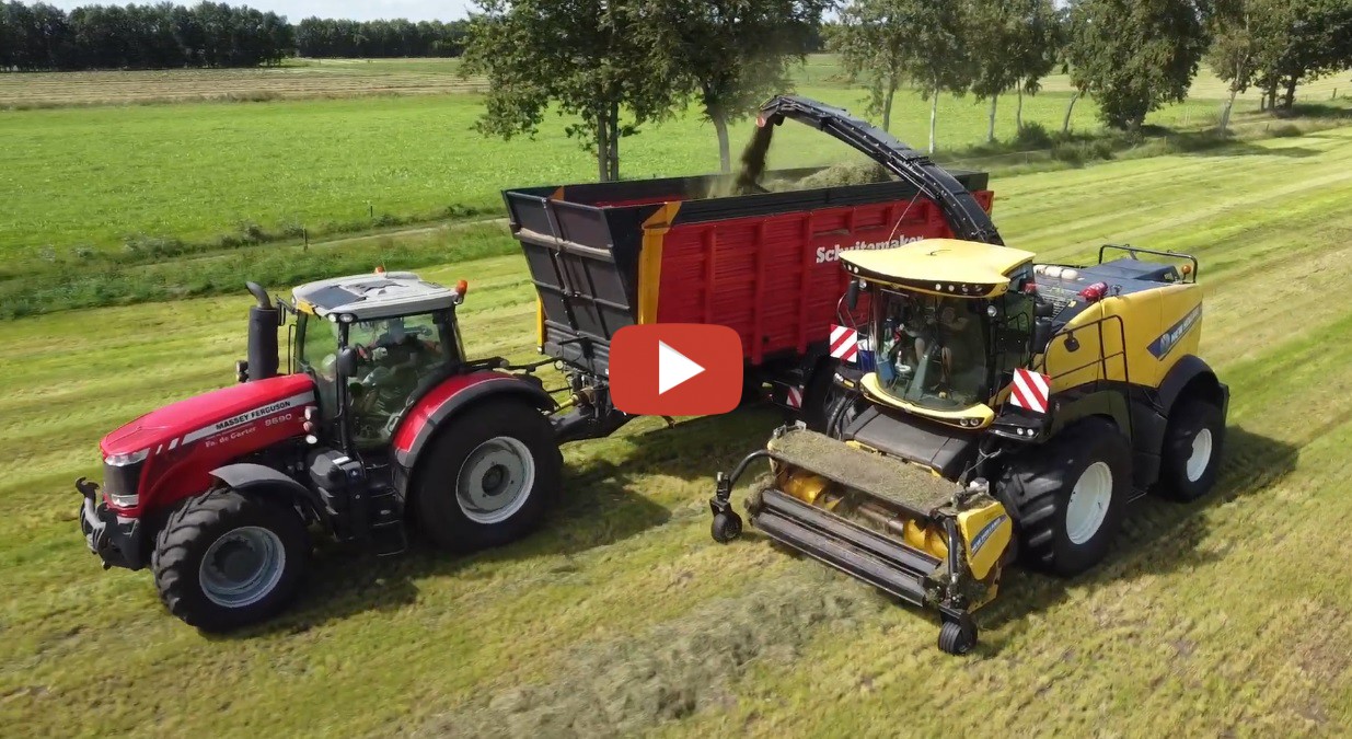 Gras Hakselen Door Loonbedrijf Fa De Gorter Met Een New Holland Forage